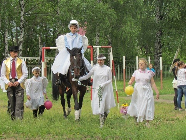 Инклюзивный иппотеатр